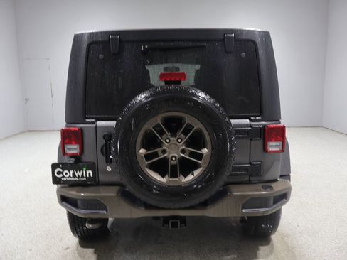 Used 2016 Jeep Wrangler Unlimited Sahara AWD/4WD image 3