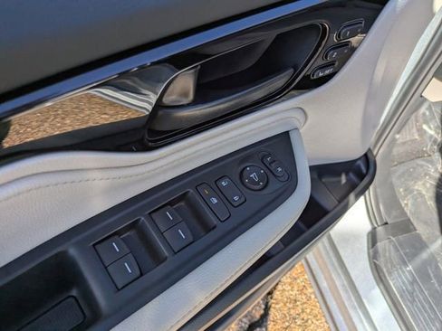 New 2026 Honda Odyssey Touring image 13