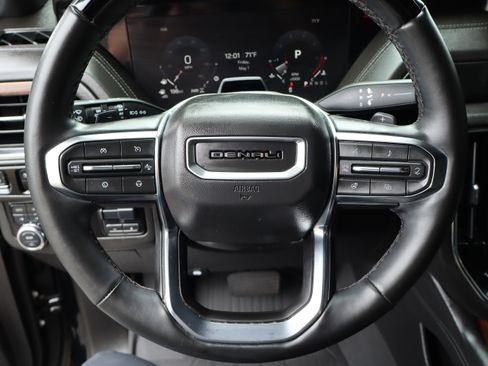 Used 2025 GMC Yukon XL Denali w/ Denali Reserve Package AWD/4WD image 29