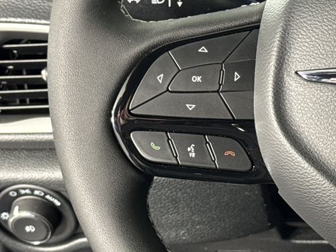 New 2026 Chrysler Pacifica Select w/ S Appearance Package AWD/4WD image 17