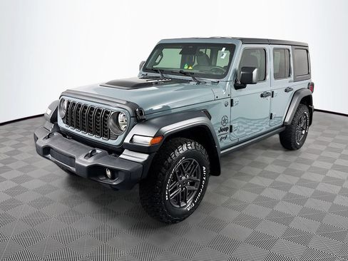 Used 2026 Jeep Wrangler Unlimited Sport AWD/4WD image 3