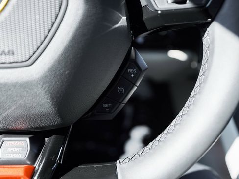 Used 2022 Lamborghini Huracan EVO image 51