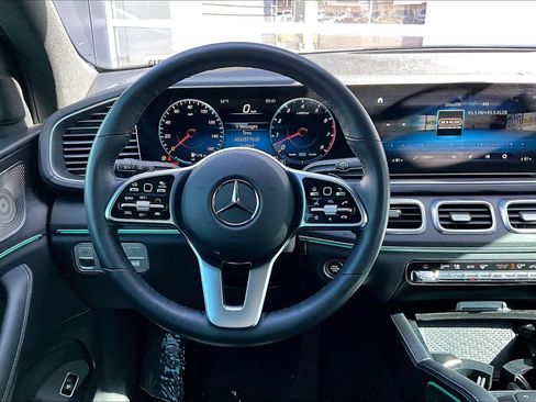 Used 2023 Mercedes-Benz GLS 450 4MATIC image 5
