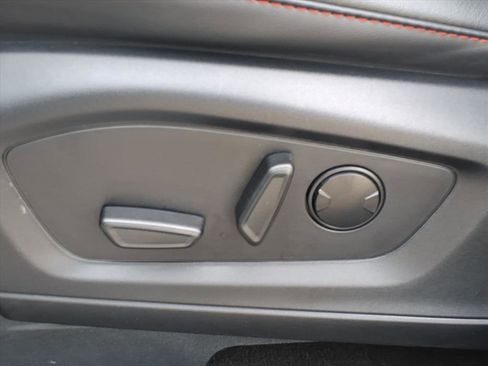 Used 2025 Ford Explorer ST-Line w/ ST-Line Street Pack image 14