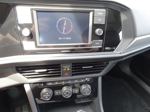 Used 2021 Volkswagen Jetta SE FWD image 14
