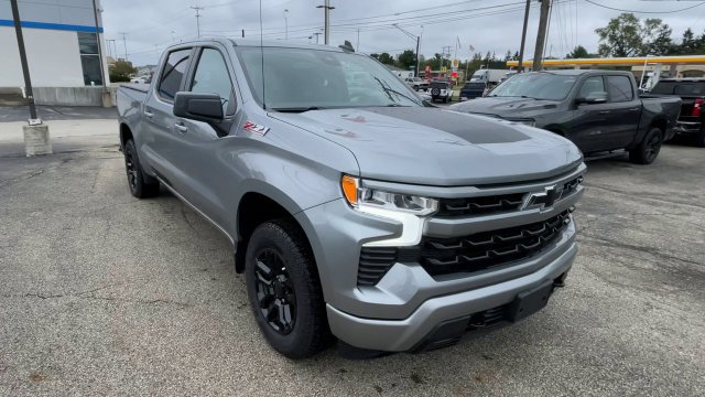 Used 2024 Chevrolet Silverado 1500 RST w/ Z71 Off-Road Package AWD/4WD image 4