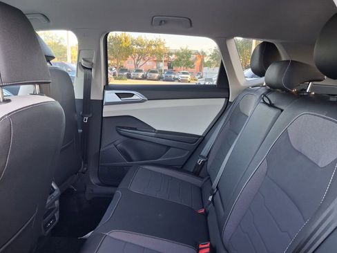 New 2026 Volkswagen Taos SE FWD image 5