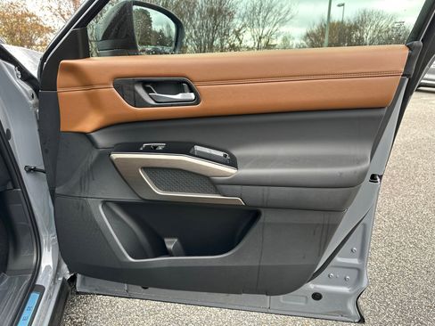New 2025 Nissan Pathfinder Platinum w/ Cargo Package image 14