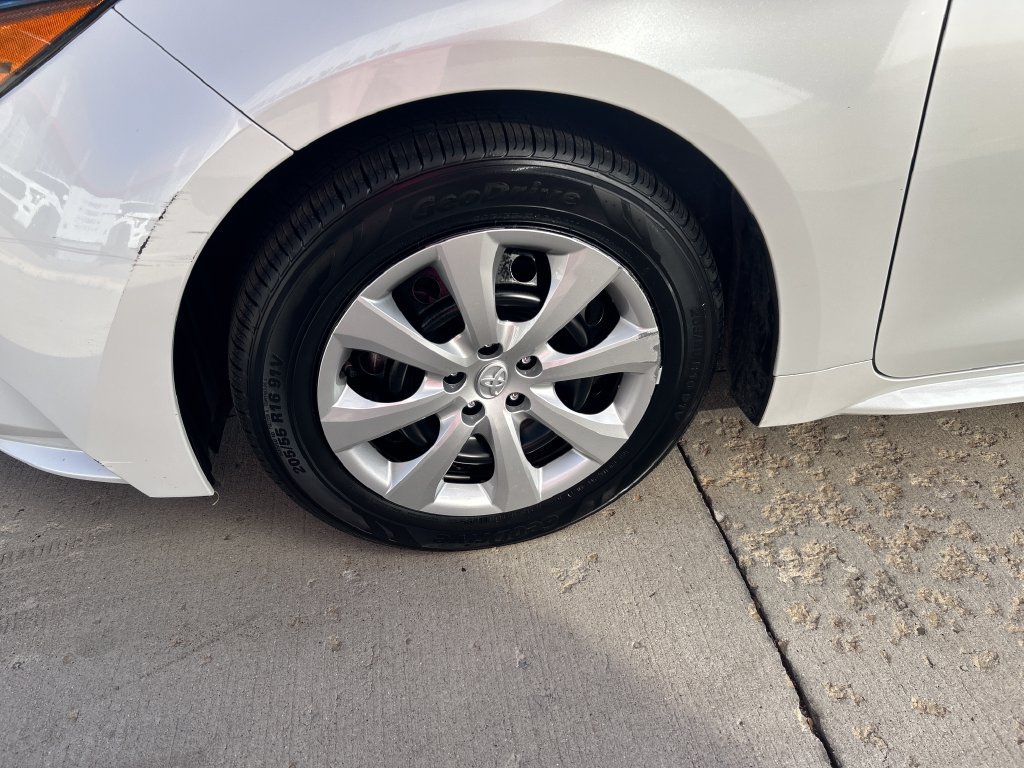 Certified 2025 Toyota Corolla LE FWD image 14
