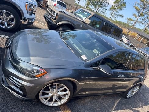 Used 2018 Volkswagen Golf R 4-Door image 4