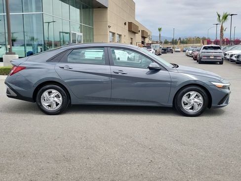 Certified 2026 Hyundai Elantra SE FWD image 30