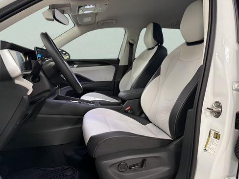 Certified 2025 Volkswagen Tiguan SE AWD/4WD image 18