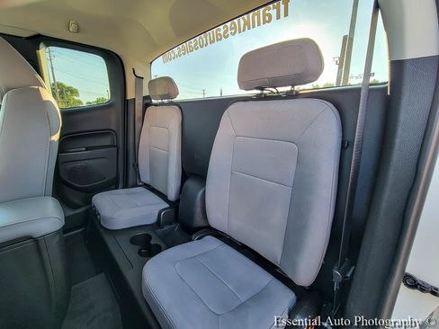 Used 2018 Chevrolet Colorado LT AWD/4WD image 11