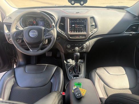 Used 2022 Jeep Cherokee Trailhawk w/ Sun, Sound & Nav Group AWD/4WD image 24