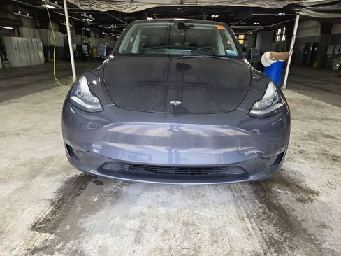 Used 2023 Tesla Model Y Long Range AWD/4WD image 2