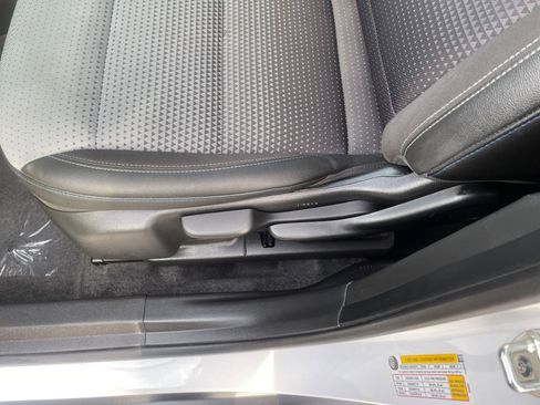 Used 2025 Chevrolet Trax LT image 23