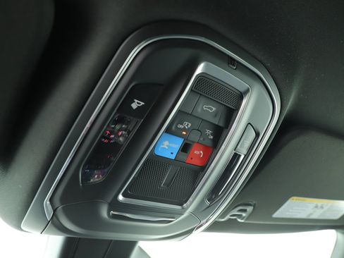 New 2024 Jeep Wagoneer L Series III w/ HD Trailer Tow Package image 22