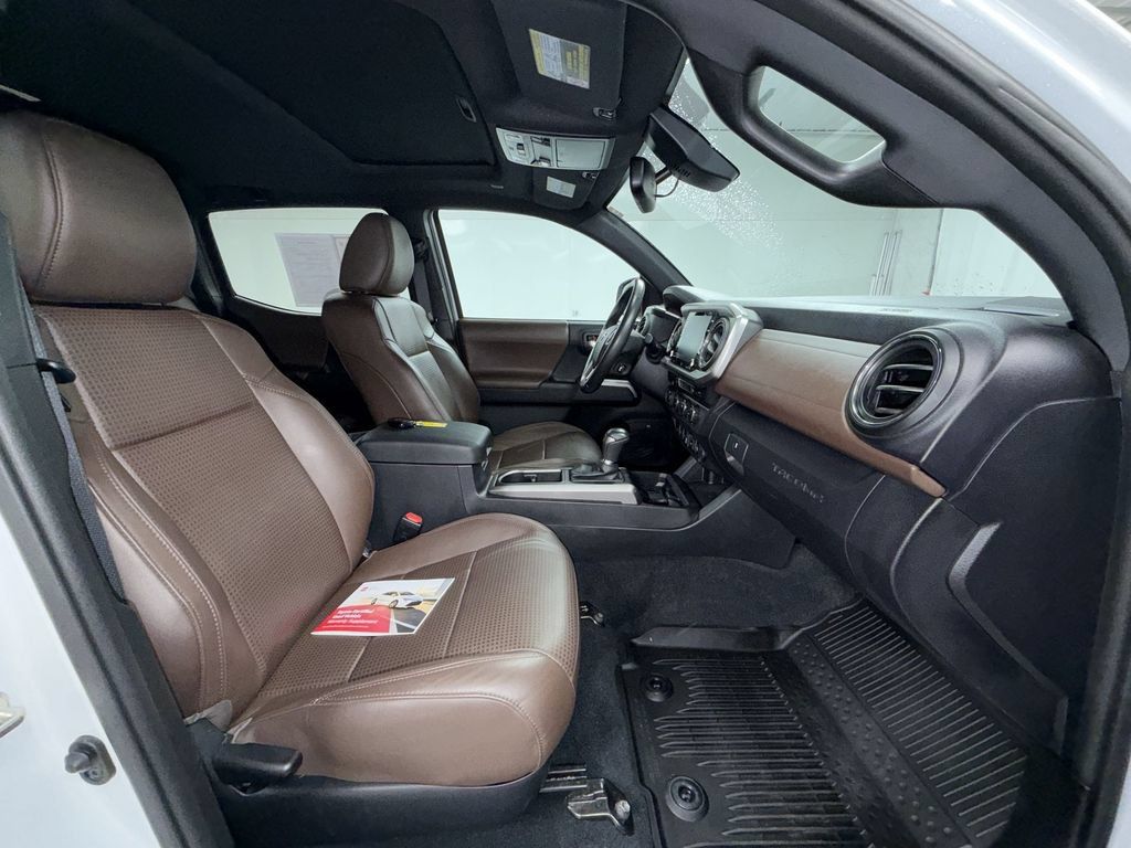 Certified 2021 Toyota Tacoma Limited AWD/4WD image 8