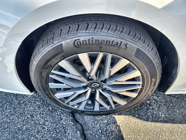 Used 2025 Nissan Altima 2.5 SV AWD/4WD image 10