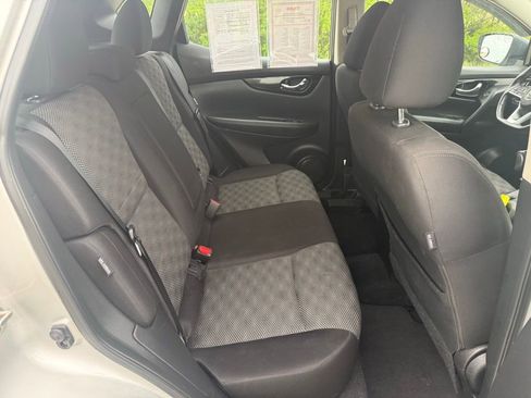 Used 2022 Nissan Rogue Sport SV FWD image 15