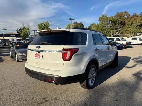 Used 2017 Ford Explorer FWD image 3