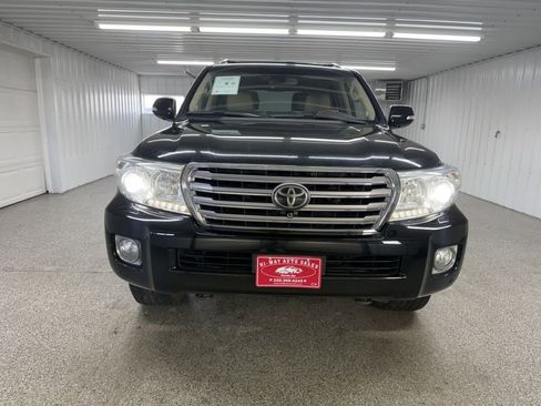 Used 2014 Toyota Land Cruiser 4dr 4WD (Natl) image 2