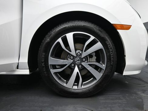 Used 2023 Honda Odyssey Touring image 11