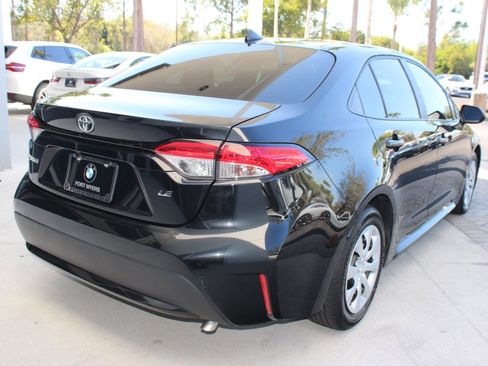 Used 2022 Toyota Corolla LE image 9
