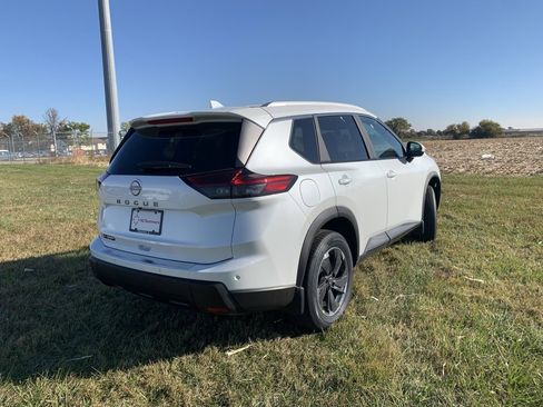 New 2026 Nissan Rogue SV w/ SV Premium Package image 5