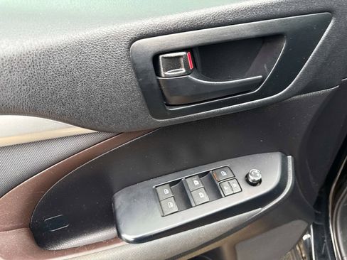 Used 2019 Toyota Highlander LE image 18