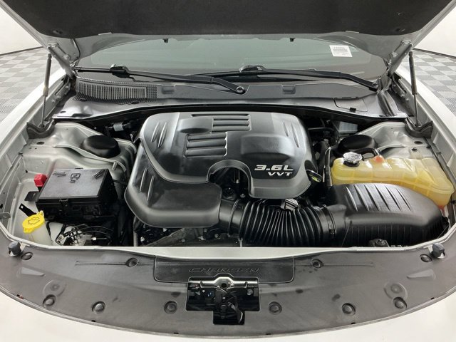 Used 2019 Dodge Charger SXT RWD image 29