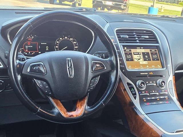 Used 2017 Lincoln MKX Select w/ Select Plus Package AWD/4WD image 18