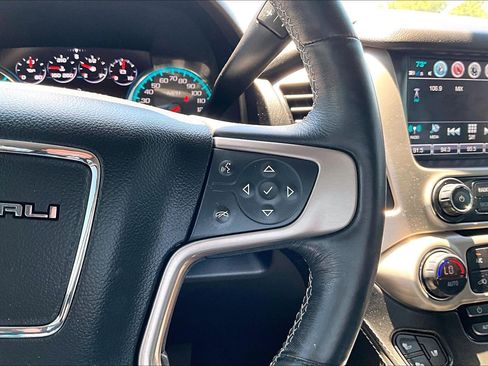 Used 2018 GMC Yukon XL Denali w/ Denali Ultimate Package AWD/4WD image 24