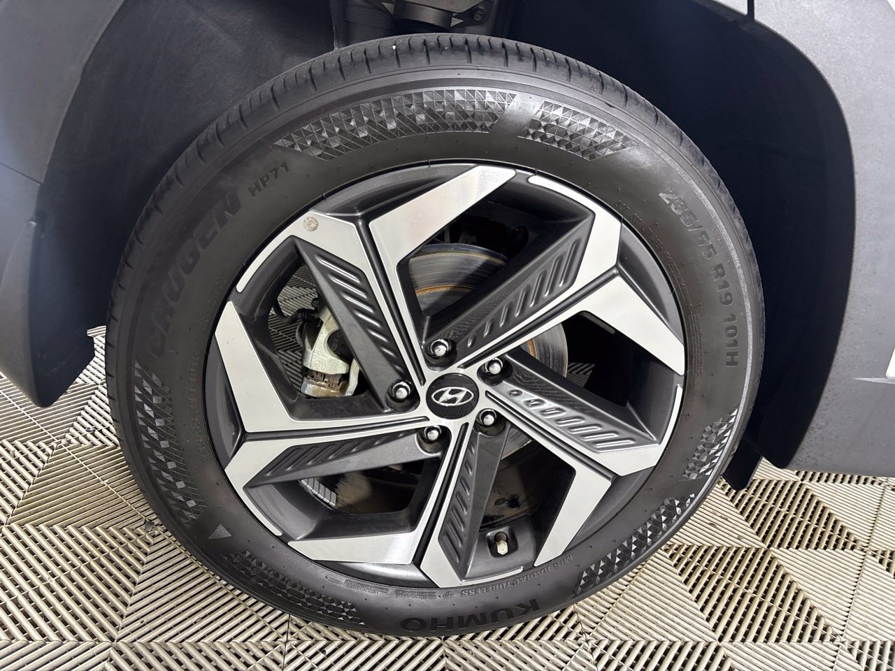 Used 2024 Hyundai Tucson Limited FWD image 32