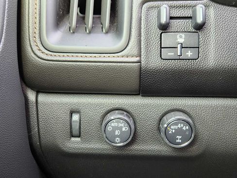 Used 2022 GMC Canyon AT4 AWD/4WD image 25