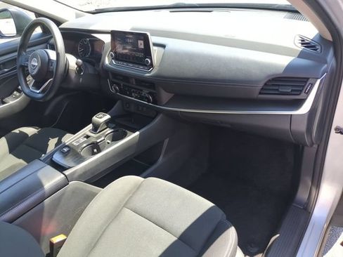Used 2024 Nissan Rogue S FWD image 34