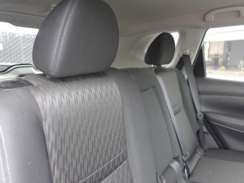 Used 2017 Nissan Rogue S image 13