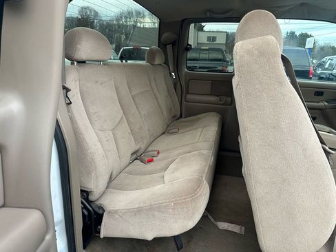 Used 2005 GMC Sierra 2500 SLE w/ Heavy-Duty Power Package image 11