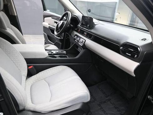 Used 2023 Honda Pilot LX image 19