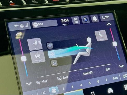 New 2025 Jeep Grand Cherokee Altitude image 21