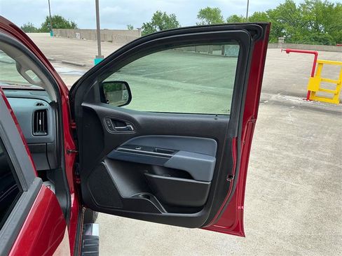 Used 2017 Chevrolet Colorado Z71 RWD image 34