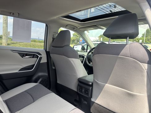 Used 2023 Toyota RAV4 XLE w/ Convenience Package AWD/4WD image 15