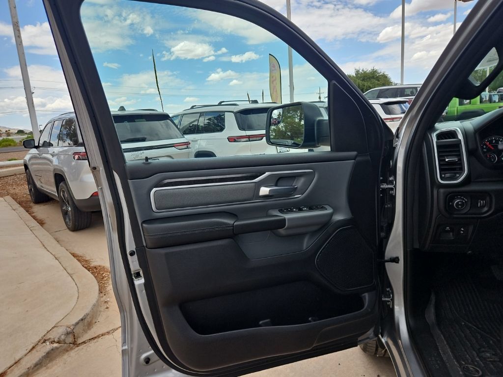 Used 2022 RAM 1500 Big Horn RWD image 12