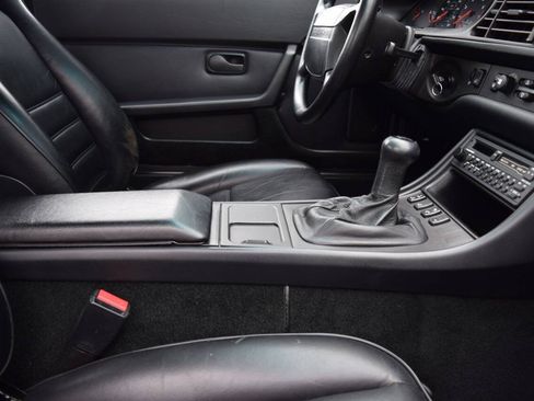 Used 1988 Porsche 944 Turbo RWD image 60