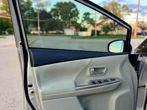 Used 2012 Toyota Prius V Three FWD image 10