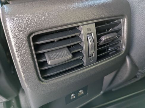 Used 2023 Nissan Rogue SV image 28