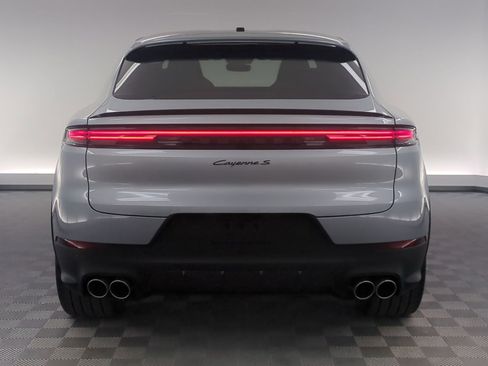 New 2026 Porsche Cayenne S AWD/4WD image 9