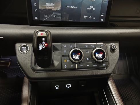 Used 2020 Land Rover Defender 110 X AWD/4WD image 38