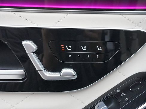 Used 2023 Mercedes-Benz S 580 4MATIC Sedan w/ 3D Technology Package image 41