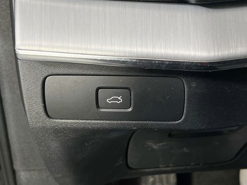 Used 2023 Volvo XC90 B5 Core image 10